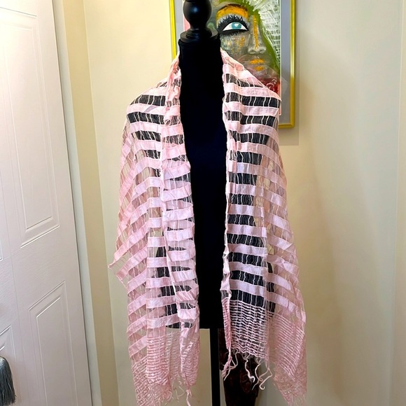 🆕🆒💕  Tunisian pashmina, delicate design & knotted fringe 💕✨ - Picture 2 of 8